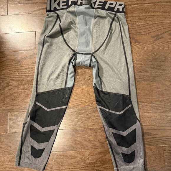 Lot of 4 Nike Pro Compression 3/4 Pants and Shorts - Picture 4 of 9